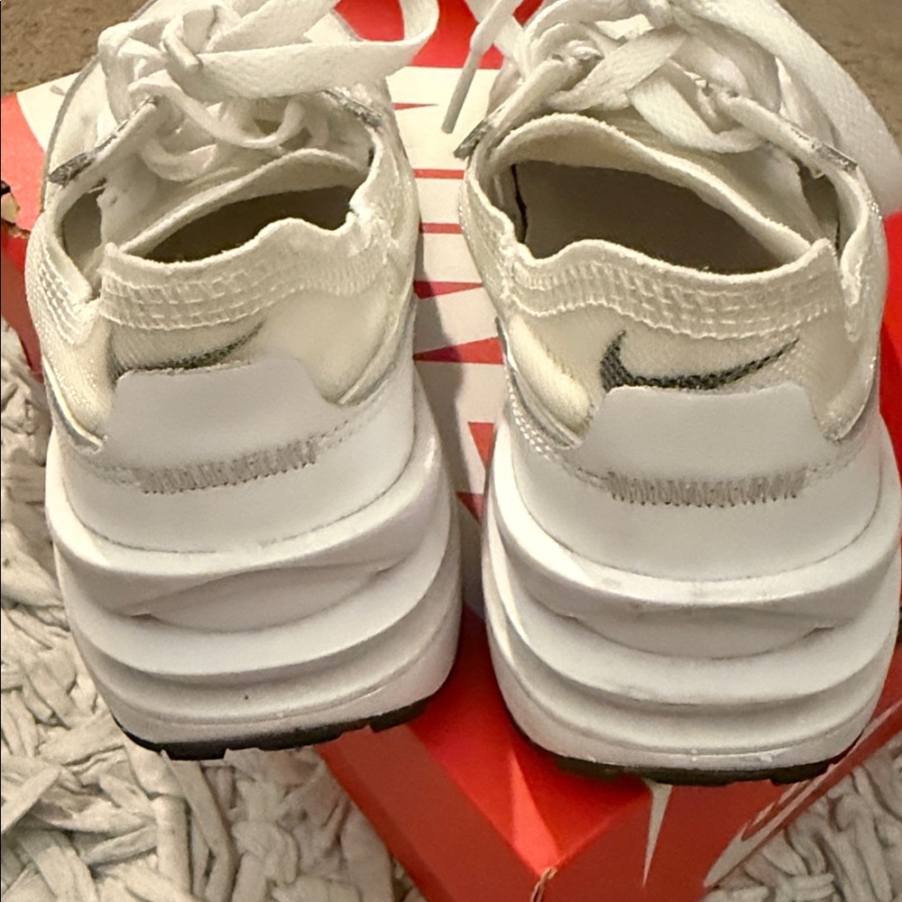 Nike Women’s White Waffle Ones - Picture 5 of 7